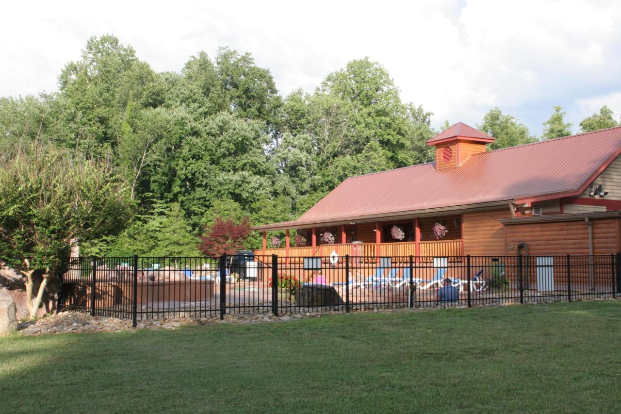 Marlene'S Hideaway, 3 Bedrooms, Pool, Hot Tub, Fireplace, Wifi, Sleeps 6 Gatlinburg Exterior photo